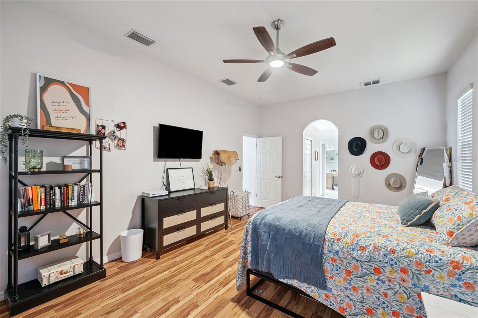 4641 ROLLING GREEN DR, WESLEY CHAPEL, FL, 33543