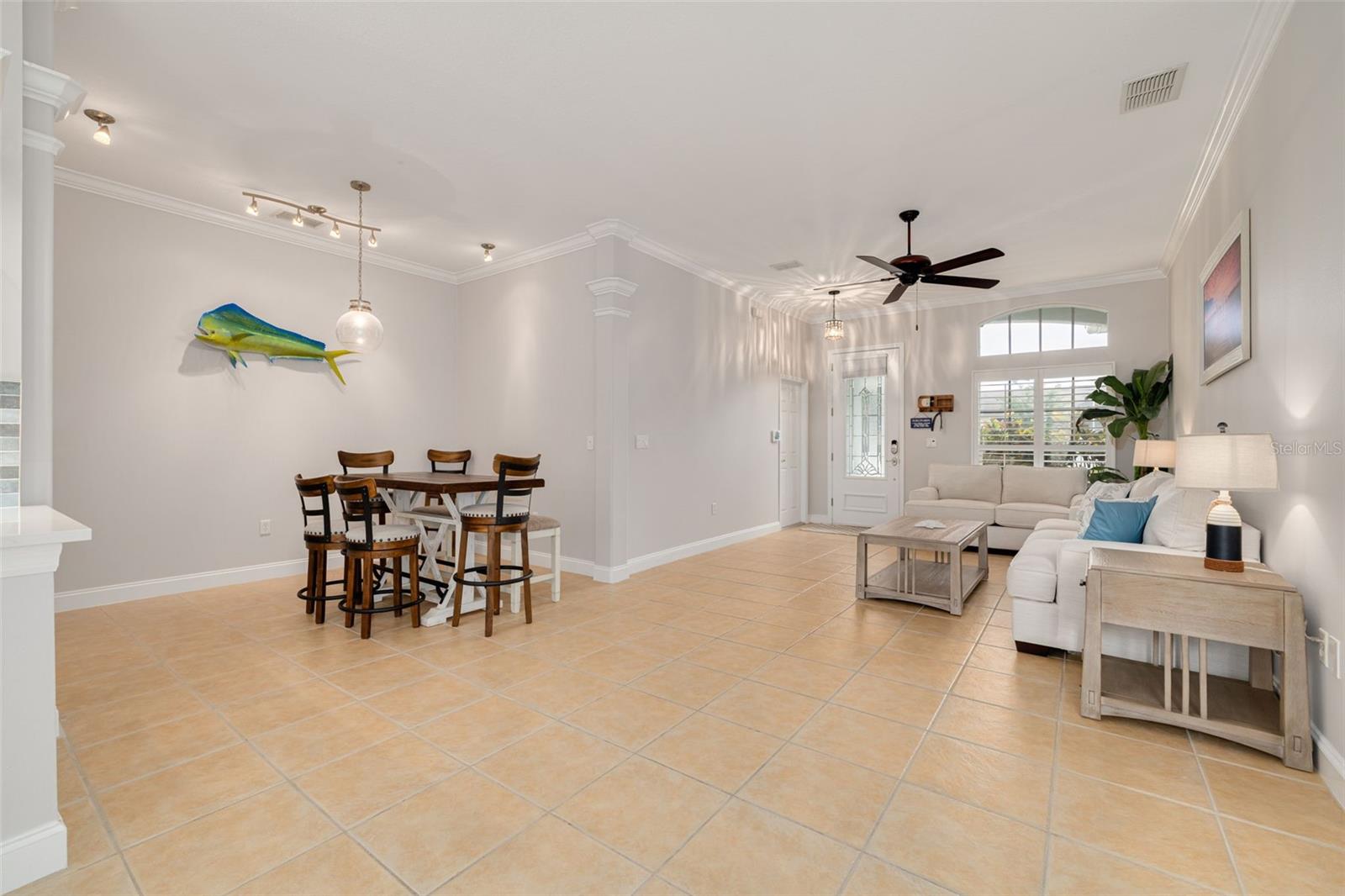 8253 WILD OAKS CIR, LARGO, FL, 33773