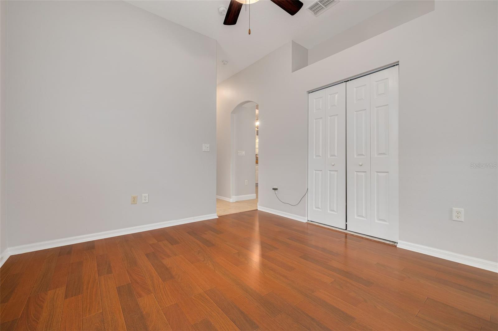 8253 WILD OAKS CIR, LARGO, FL, 33773