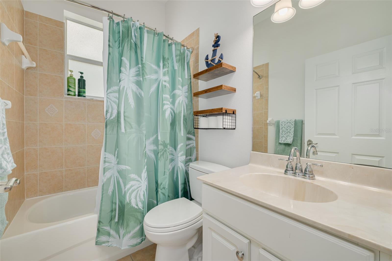 8253 WILD OAKS CIR, LARGO, FL, 33773