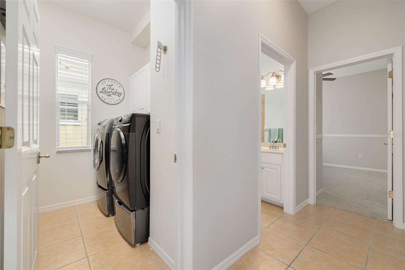 8253 WILD OAKS CIR, LARGO, FL, 33773