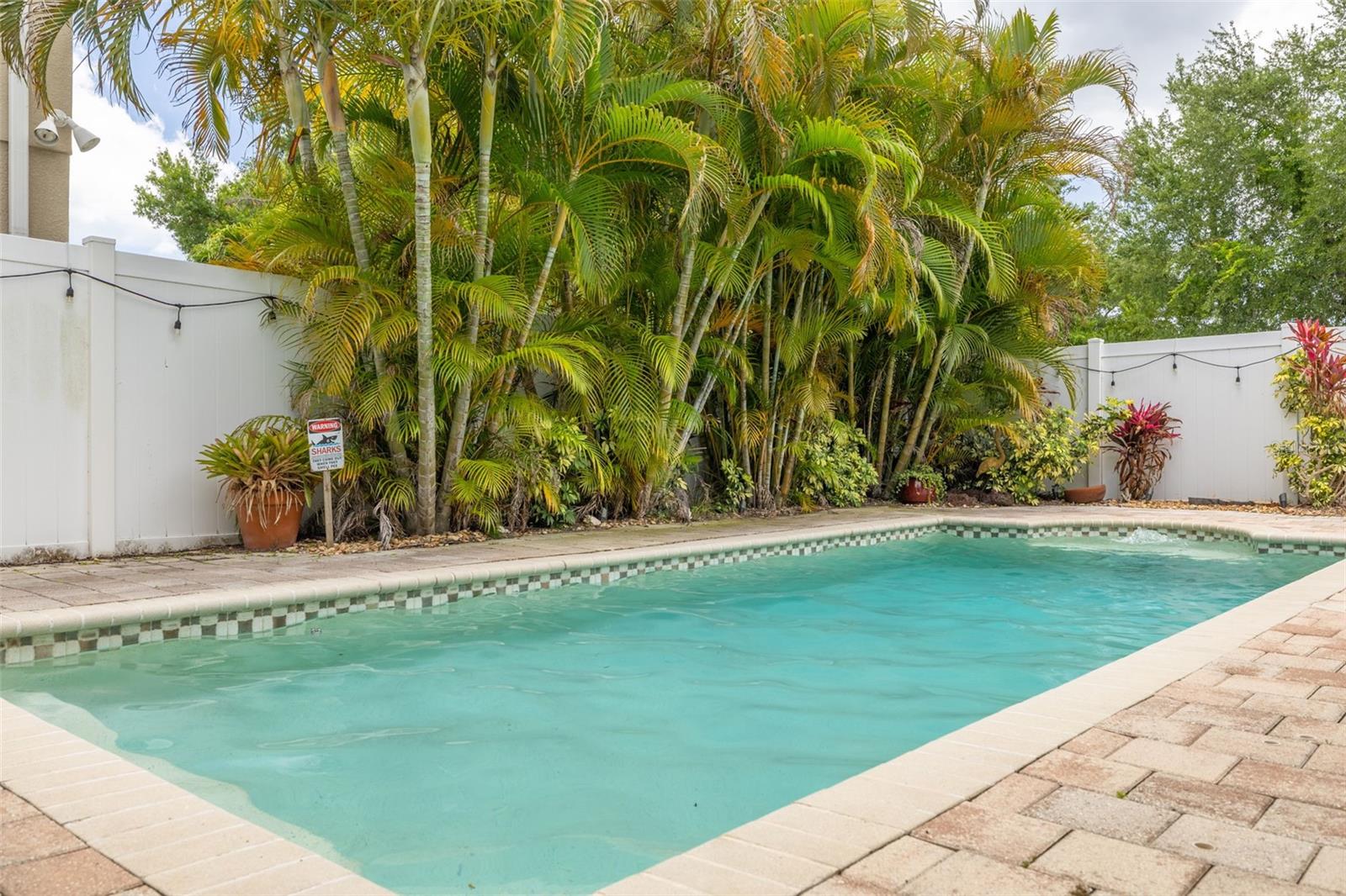 8253 WILD OAKS CIR, LARGO, FL, 33773