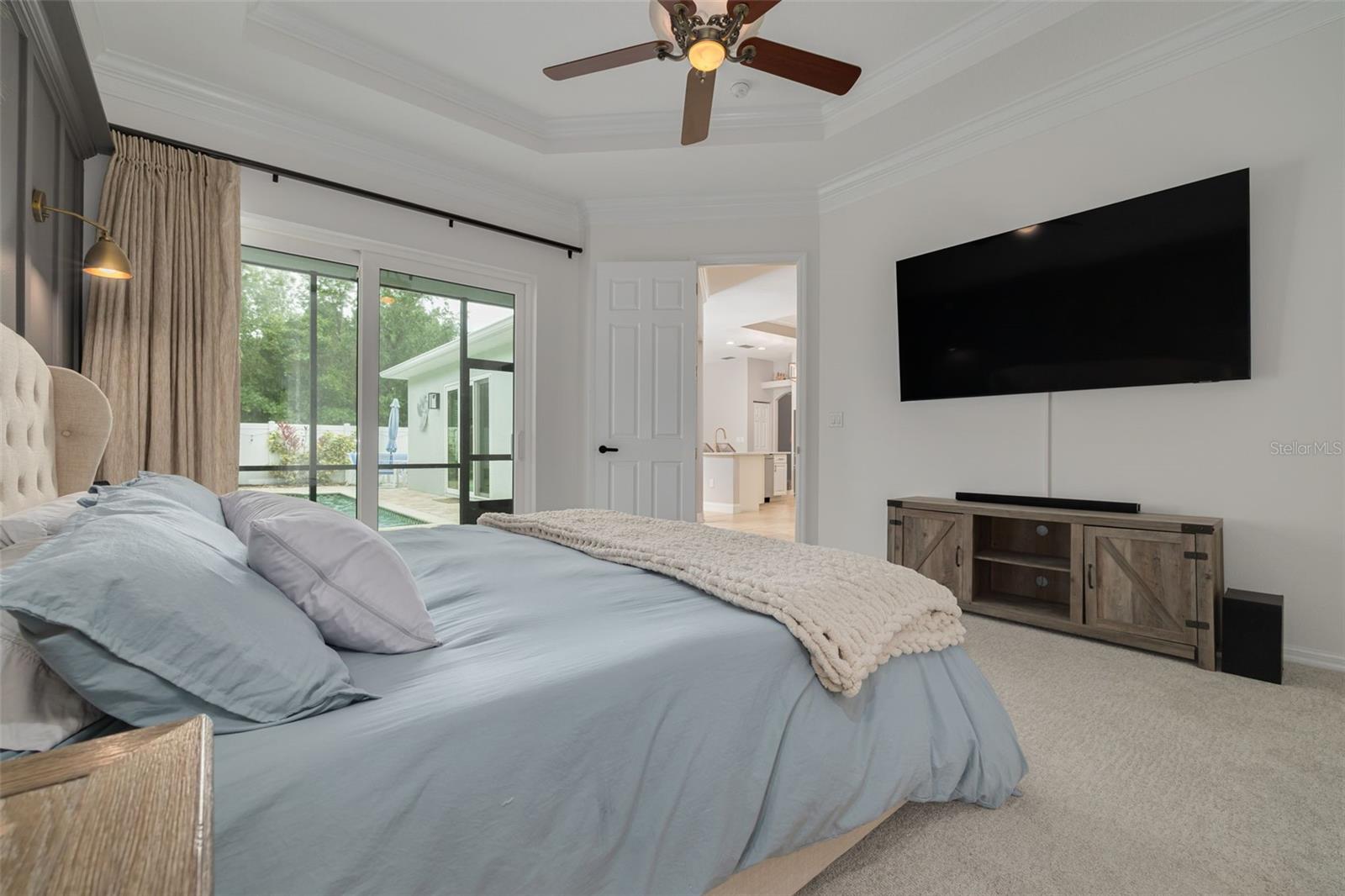 8253 WILD OAKS CIR, LARGO, FL, 33773