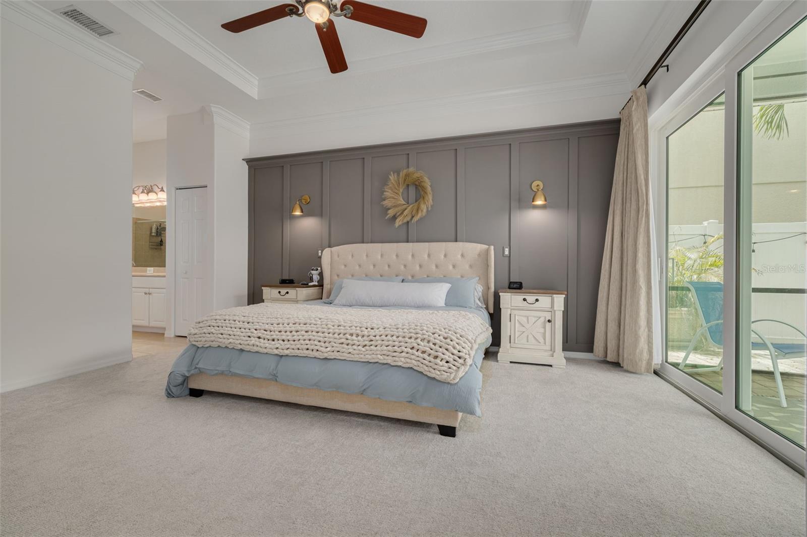 8253 WILD OAKS CIR, LARGO, FL, 33773