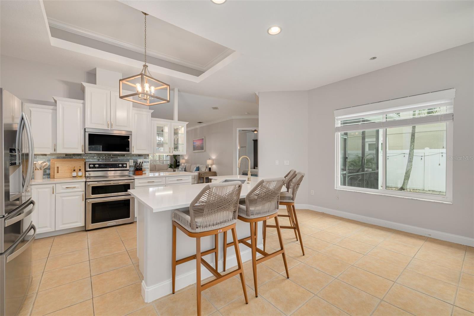 8253 WILD OAKS CIR, LARGO, FL, 33773