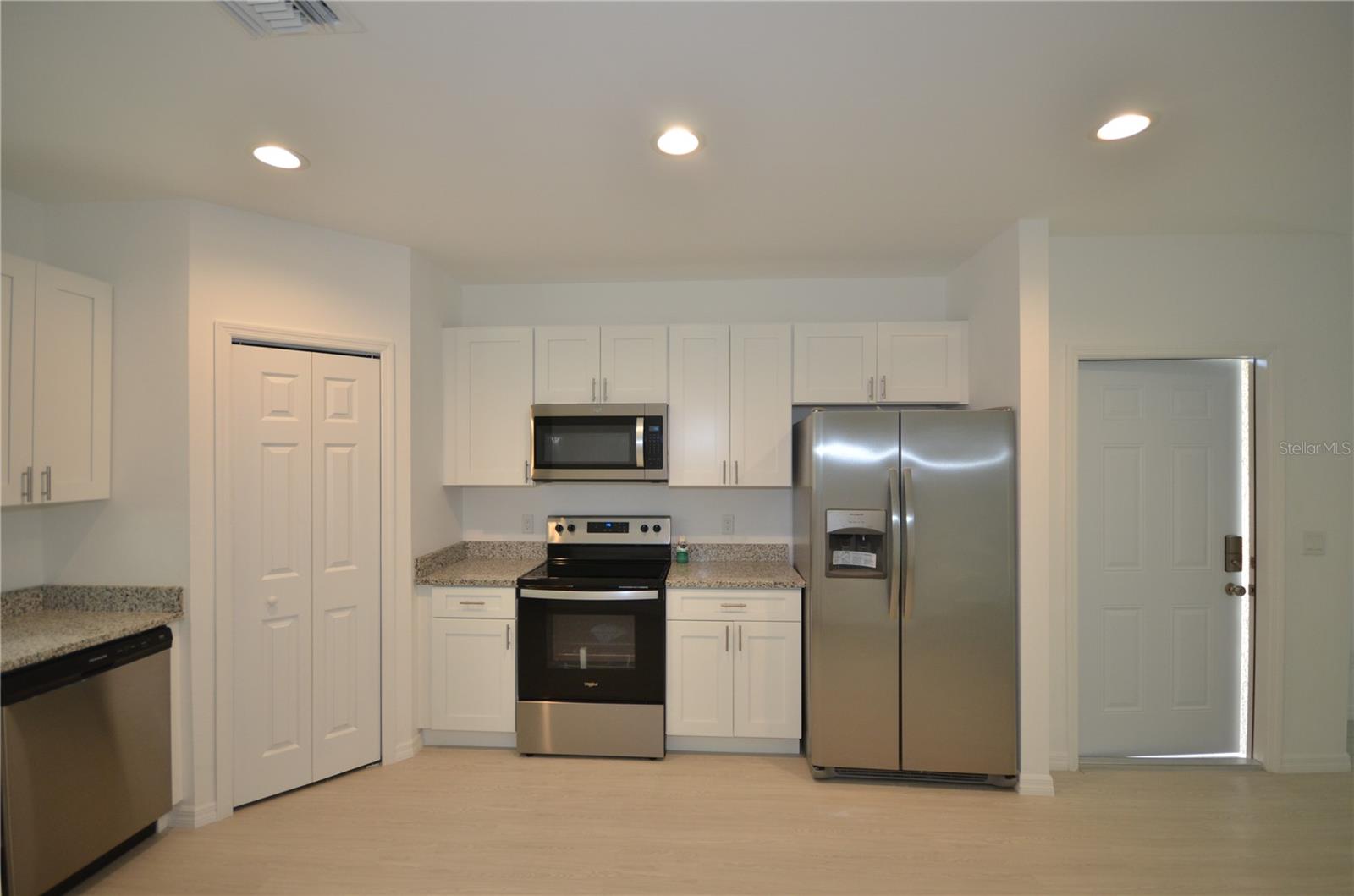 3305 BASSIE CT, FORT MYERS, FL, 33916