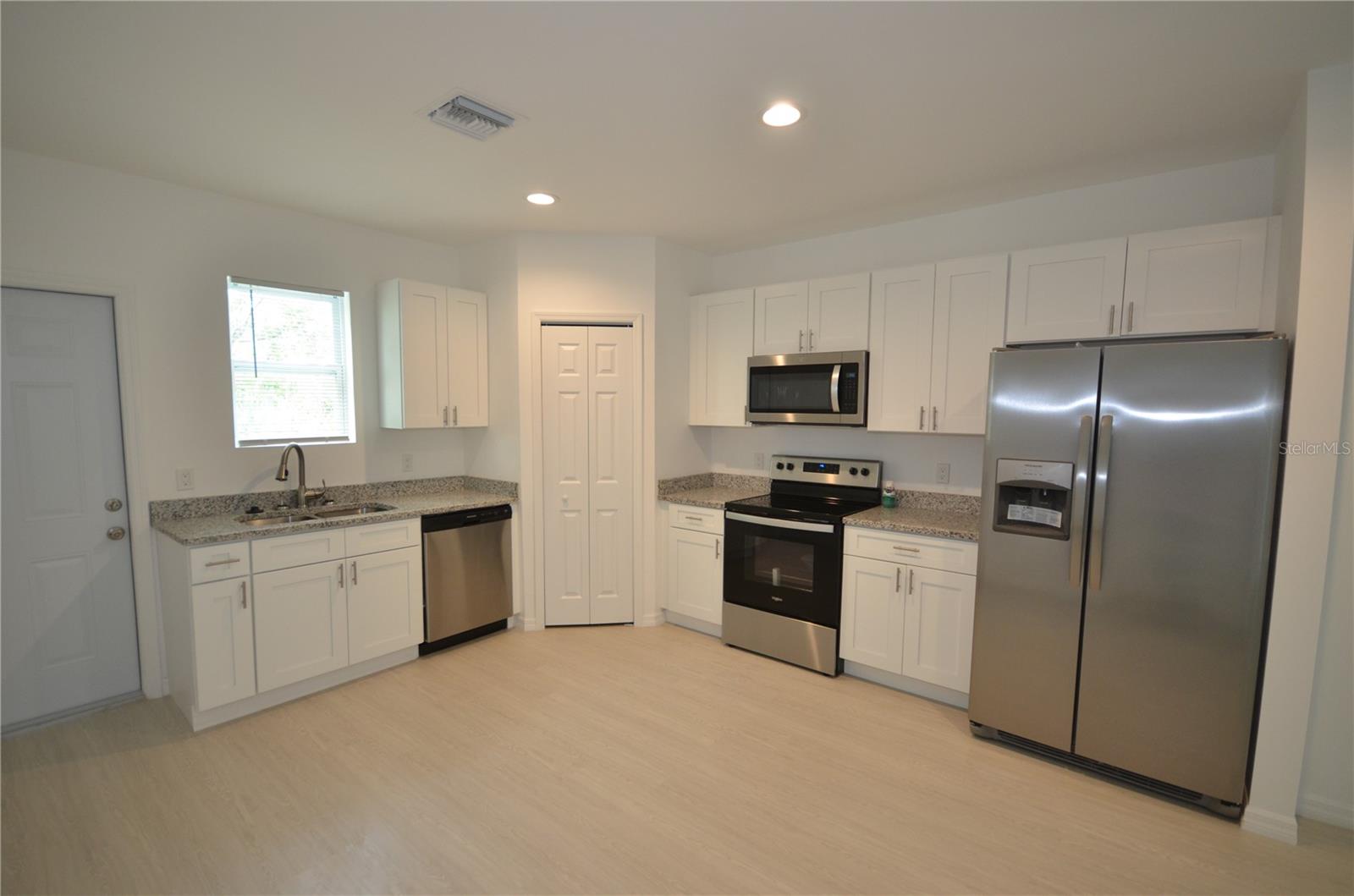 3305 BASSIE CT, FORT MYERS, FL, 33916