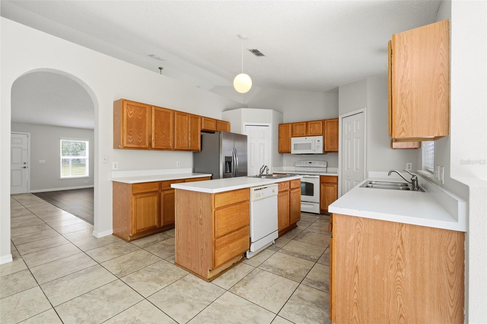 955 LOUVRE CT, KISSIMMEE, FL, 34759