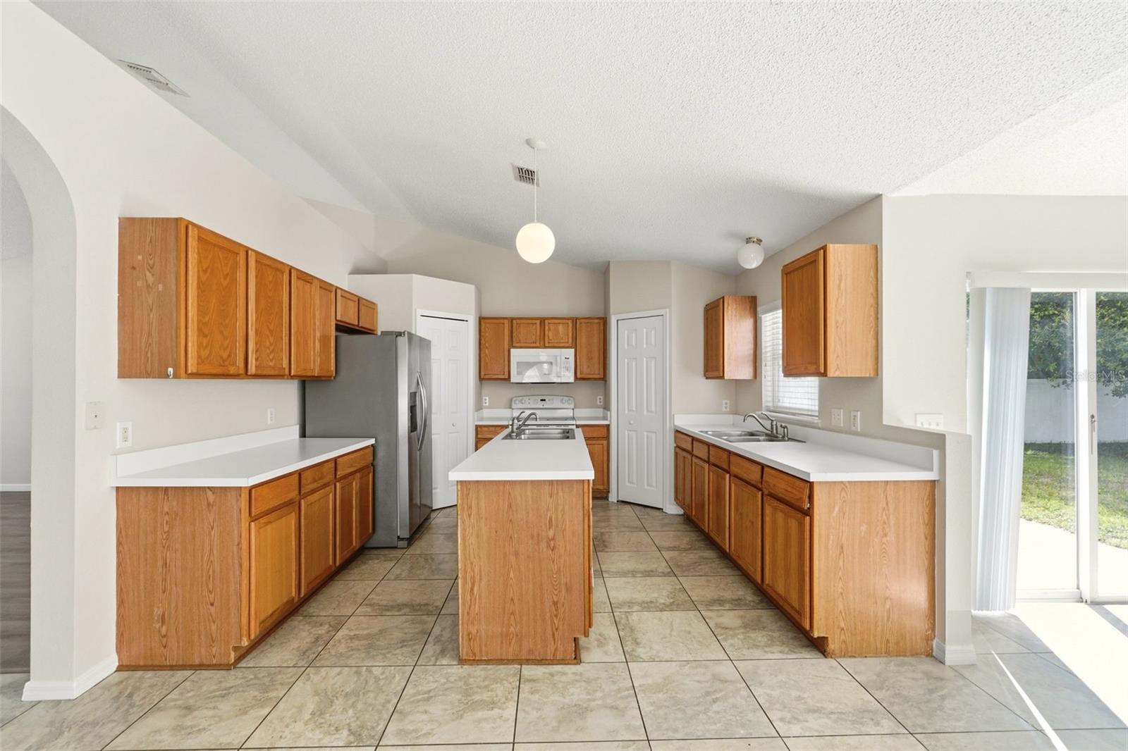955 LOUVRE CT, KISSIMMEE, FL, 34759