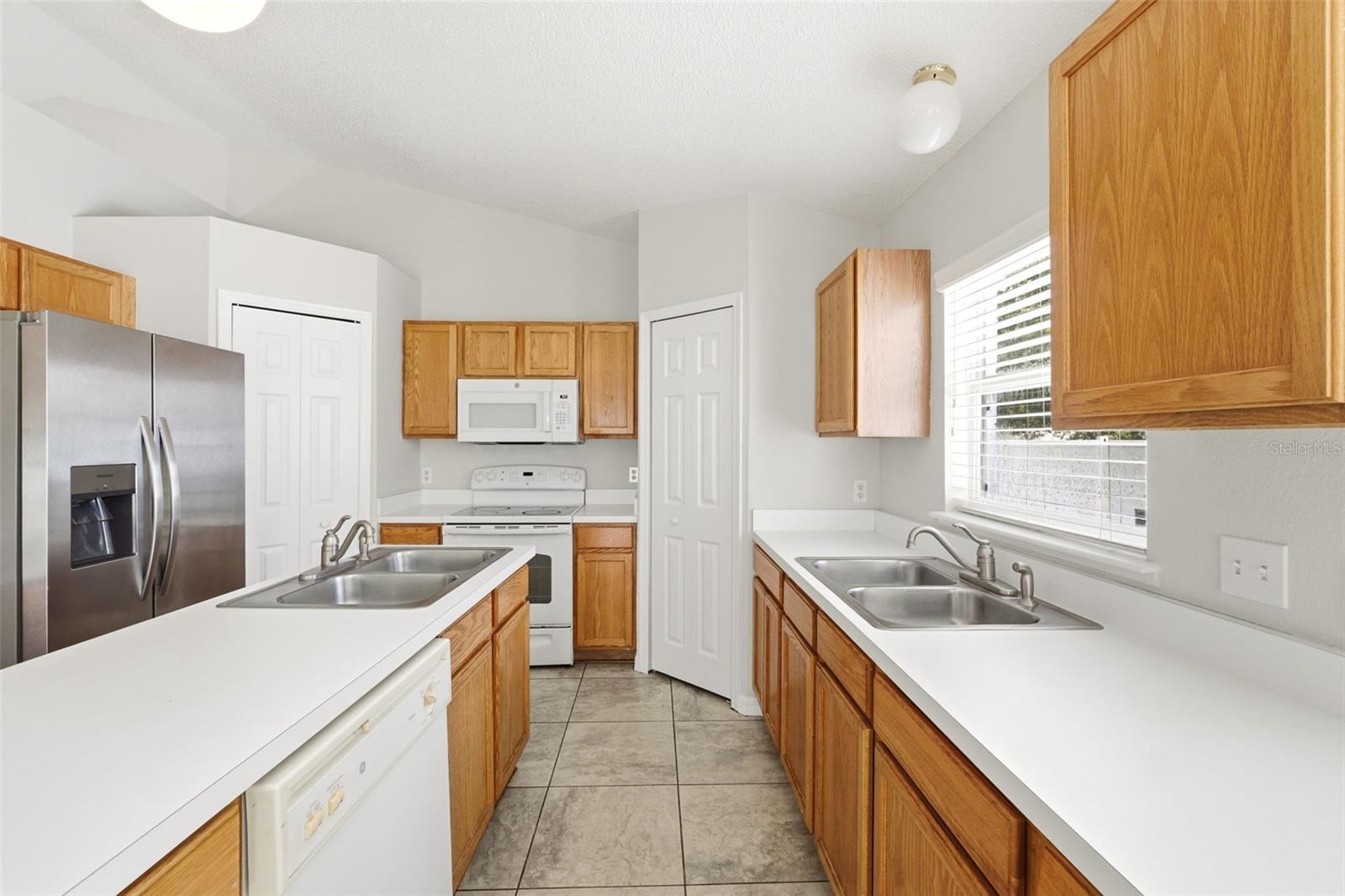 955 LOUVRE CT, KISSIMMEE, FL, 34759