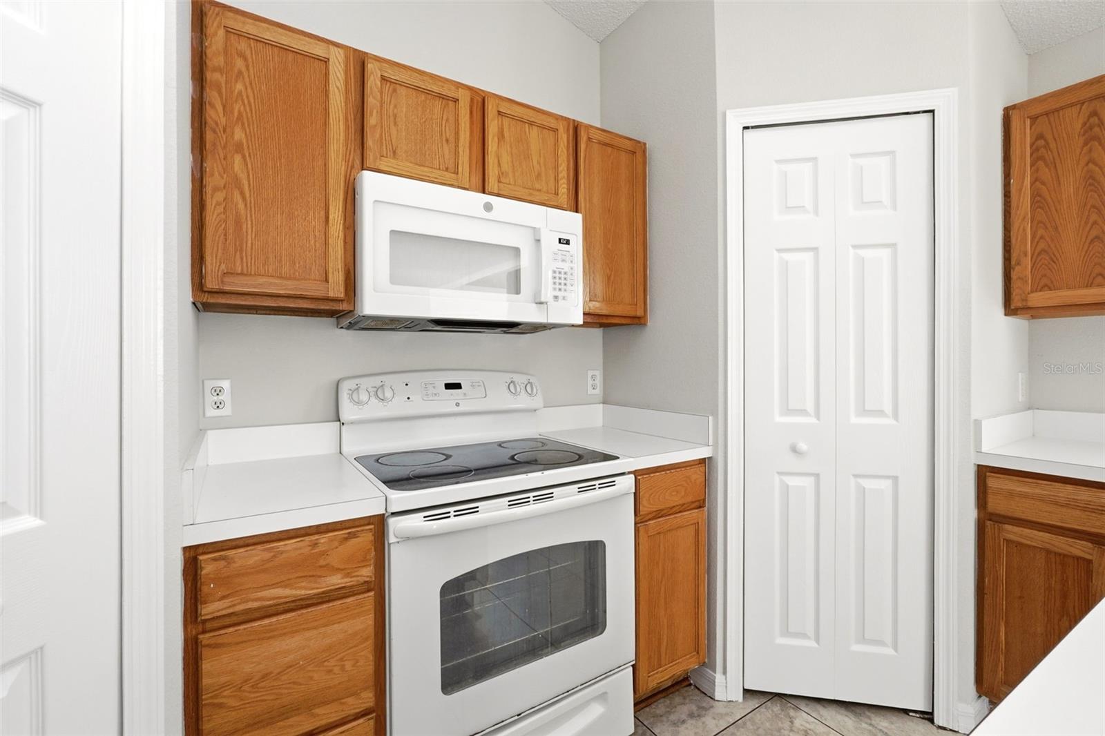 955 LOUVRE CT, KISSIMMEE, FL, 34759
