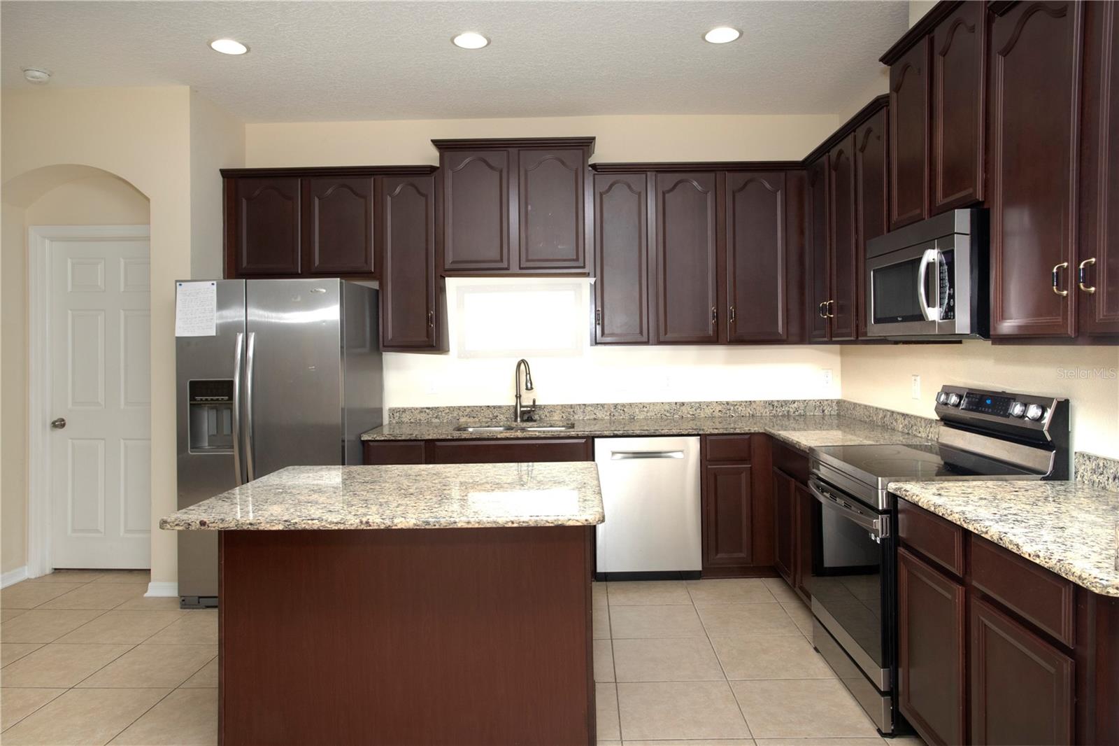 1319 ROWANTREE DR, DOVER, FL, 33527