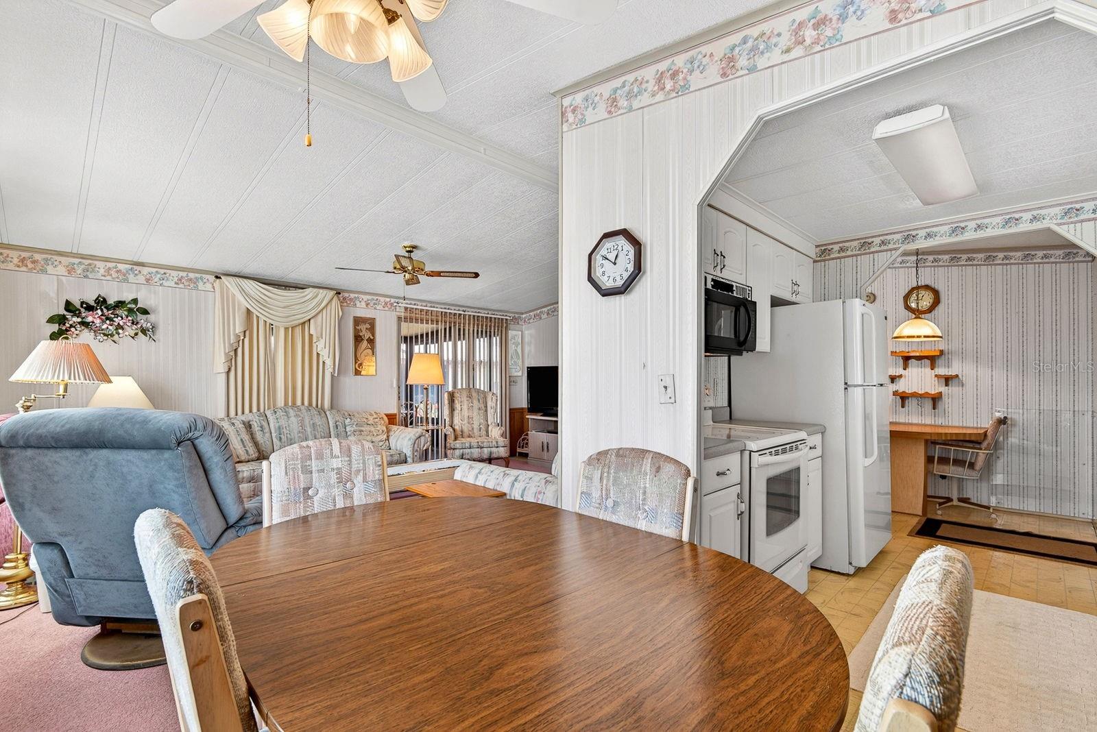 8906 31ST AVE E, PALMETTO, FL, 34221