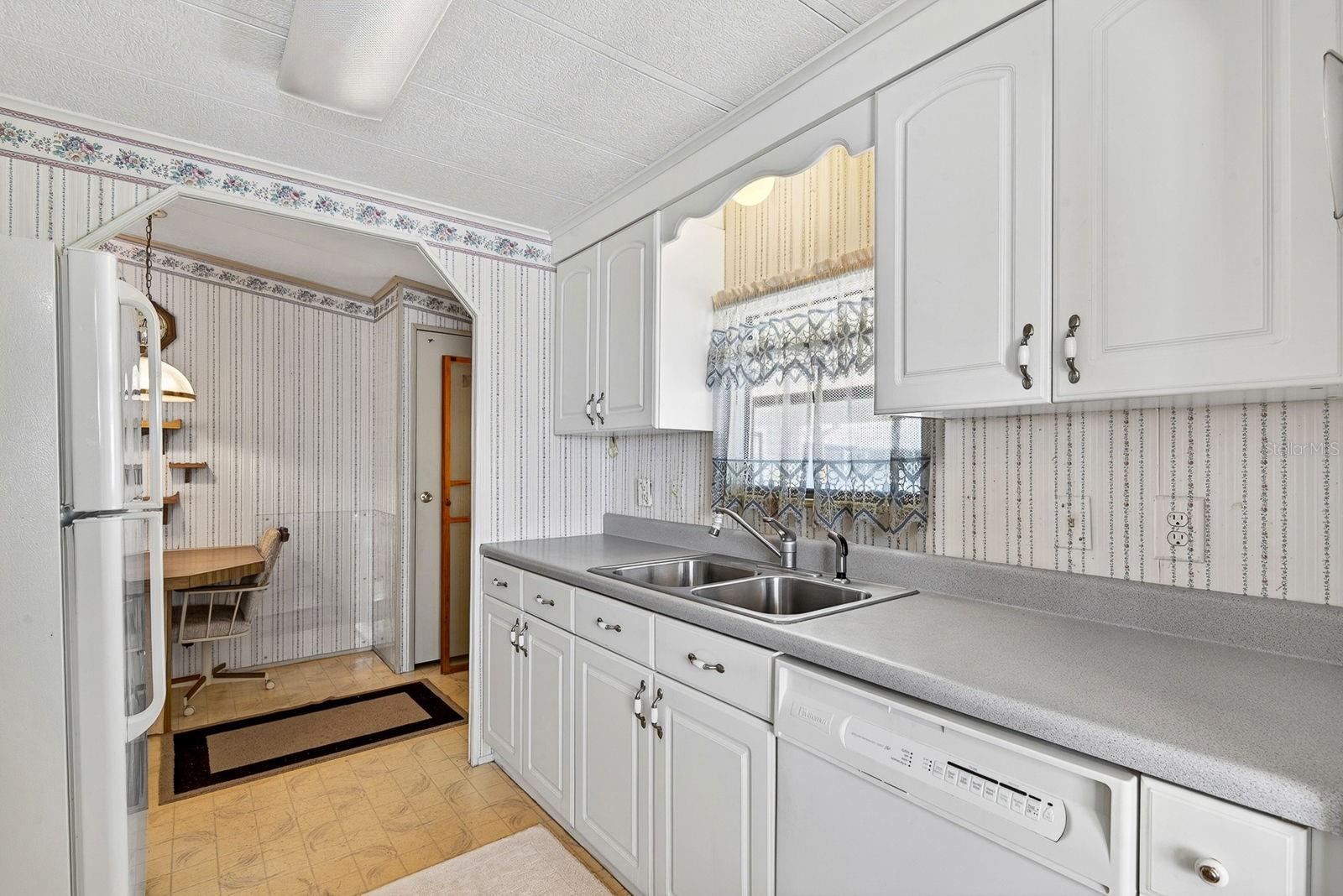 8906 31ST AVE E, PALMETTO, FL, 34221