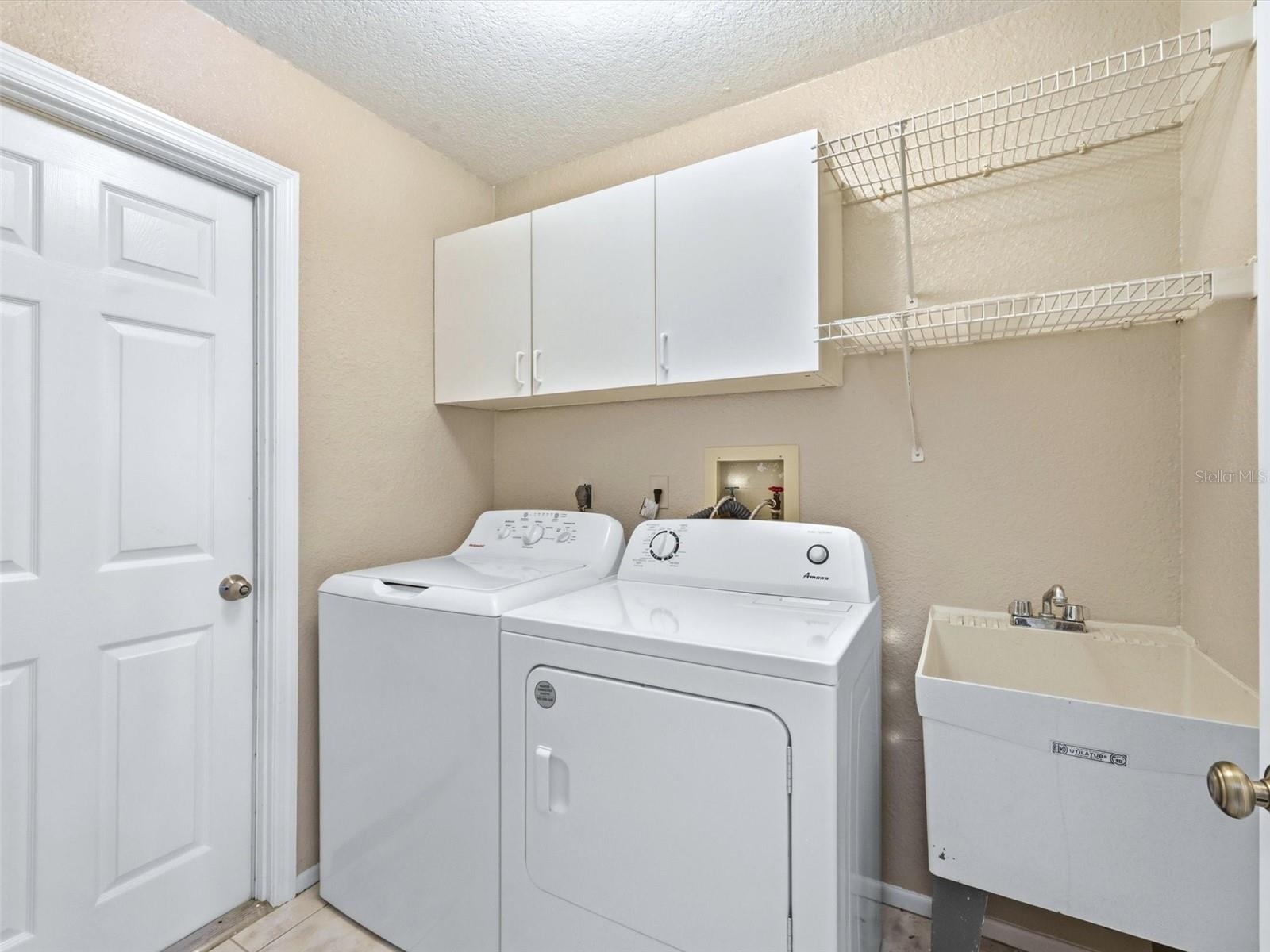 713 ROTONDA CIR, ROTONDA WEST, FL, 33947