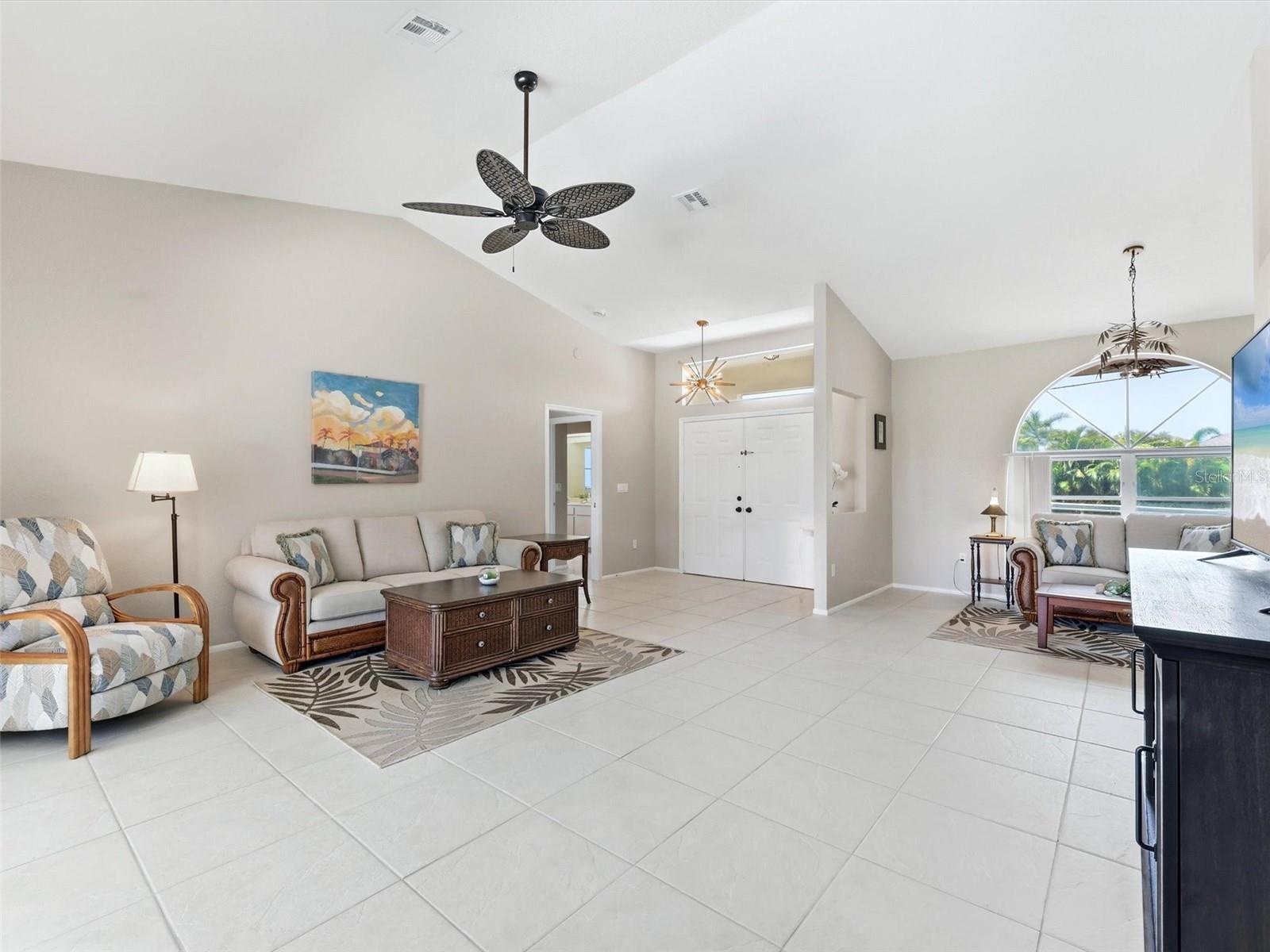 713 ROTONDA CIR, ROTONDA WEST, FL, 33947