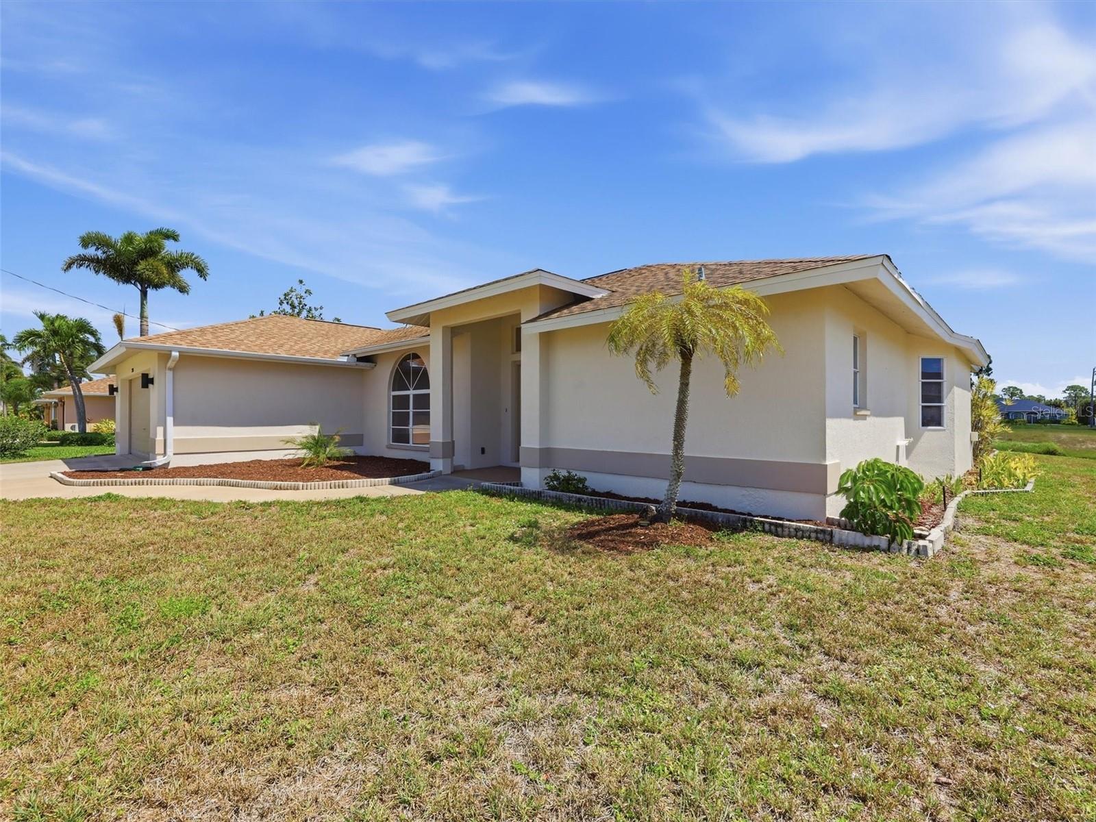 713 ROTONDA CIR, ROTONDA WEST, FL, 33947