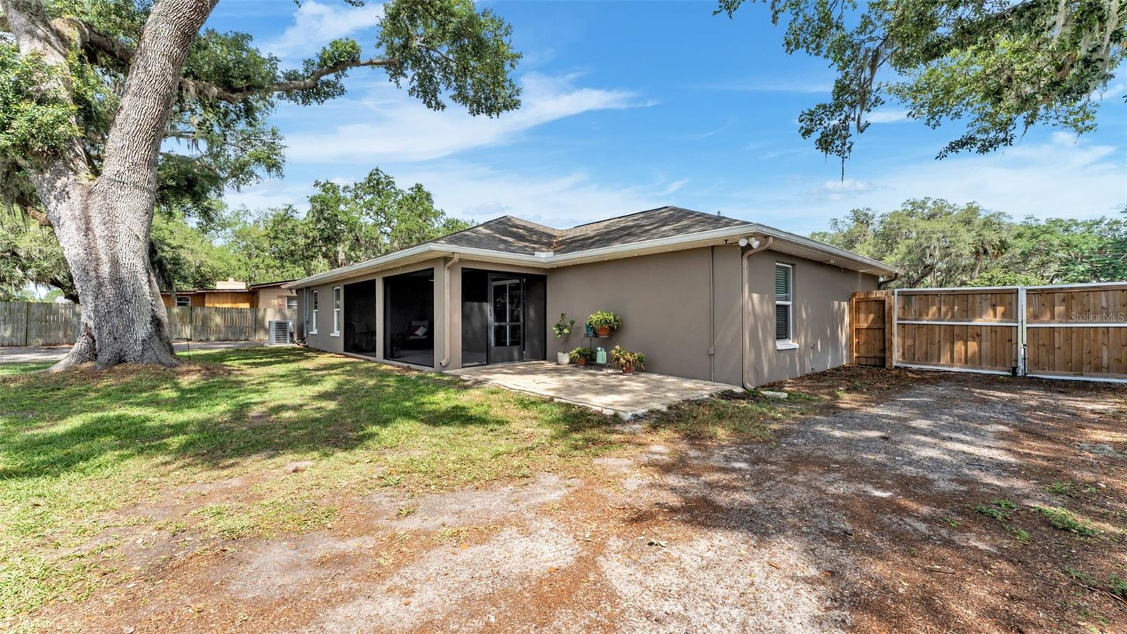 2418 ARMSTRONG RD, LAKELAND, FL, 33811