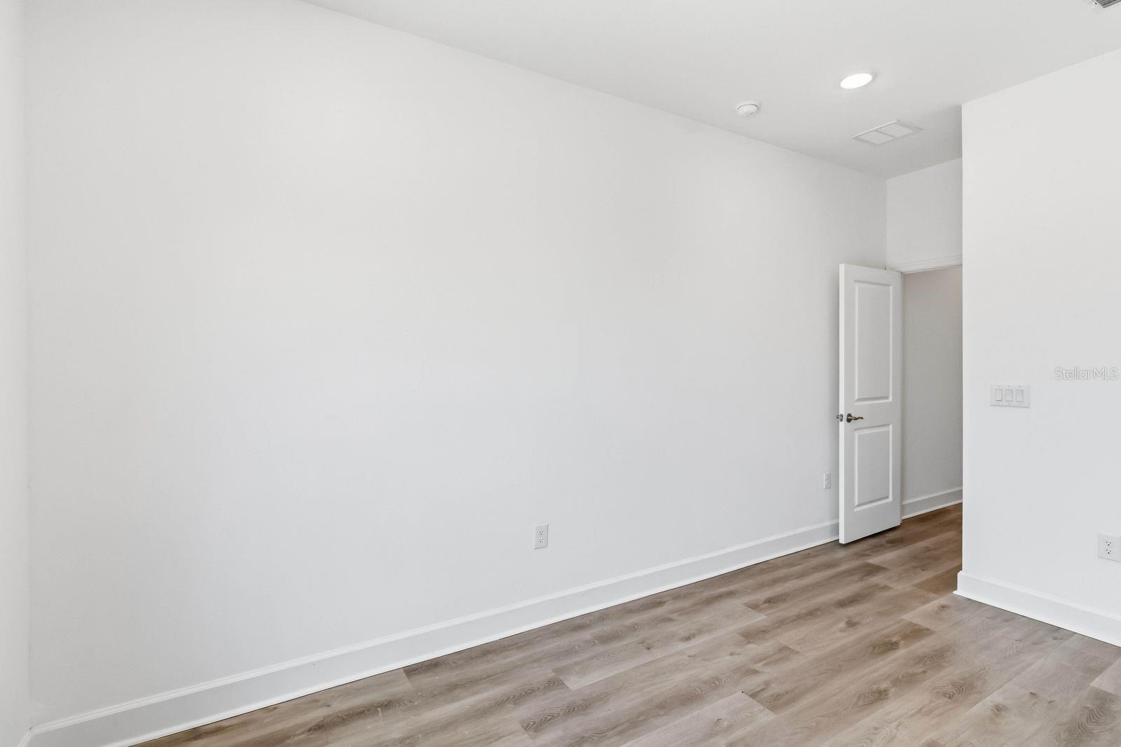 2613 E 23RD AVE #1/2, TAMPA, FL, 33605