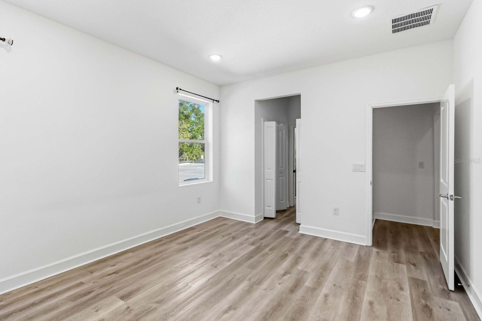 2613 E 23RD AVE #1/2, TAMPA, FL, 33605