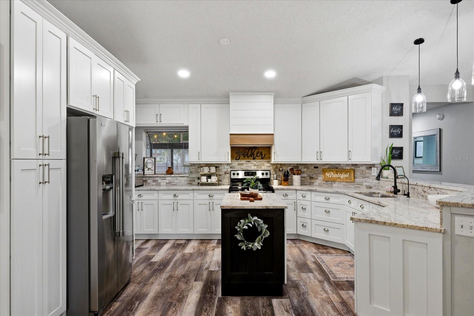 1445 WATERWOOD DR, LUTZ, FL, 33559