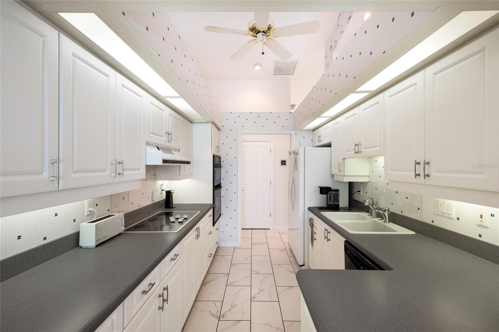 2893 SANDRINGHAM PL, SARASOTA, FL, 34235