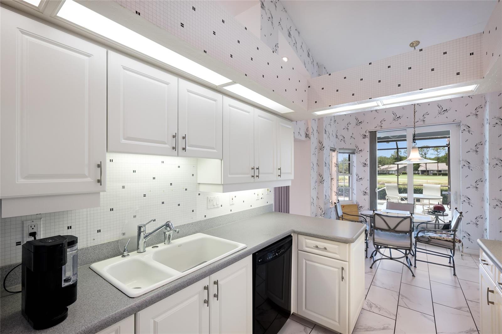 2893 SANDRINGHAM PL, SARASOTA, FL, 34235