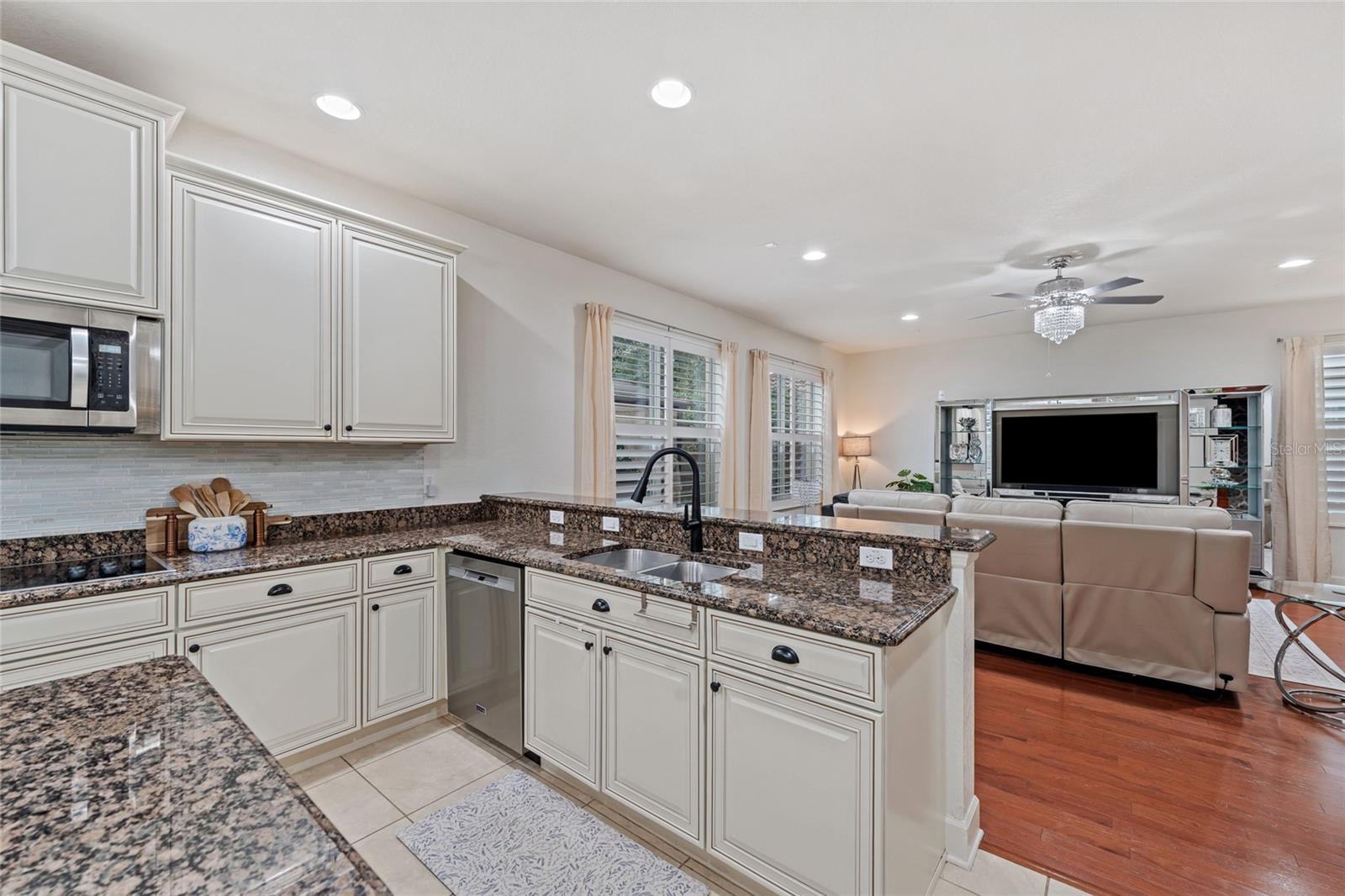 2811 MARIA ISABEL AVE, OCOEE, FL, 34761