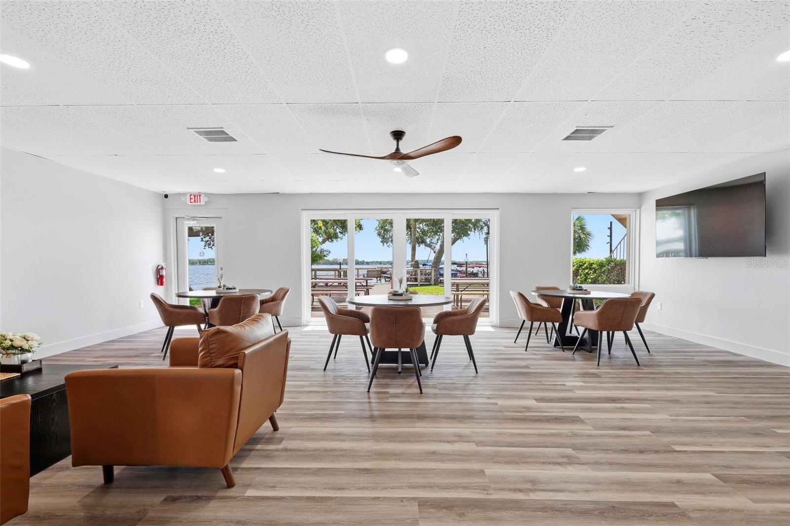 98 S HIGHLAND AVE #102, TARPON SPRINGS, FL, 34689