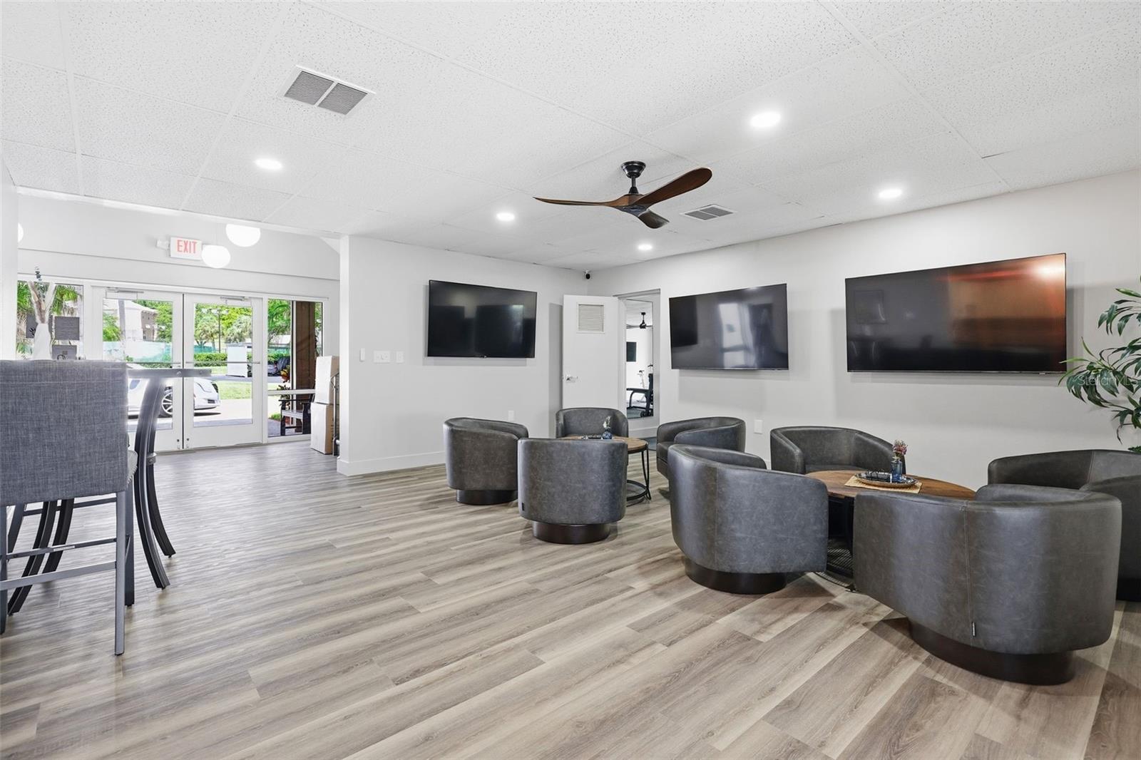 98 S HIGHLAND AVE #102, TARPON SPRINGS, FL, 34689