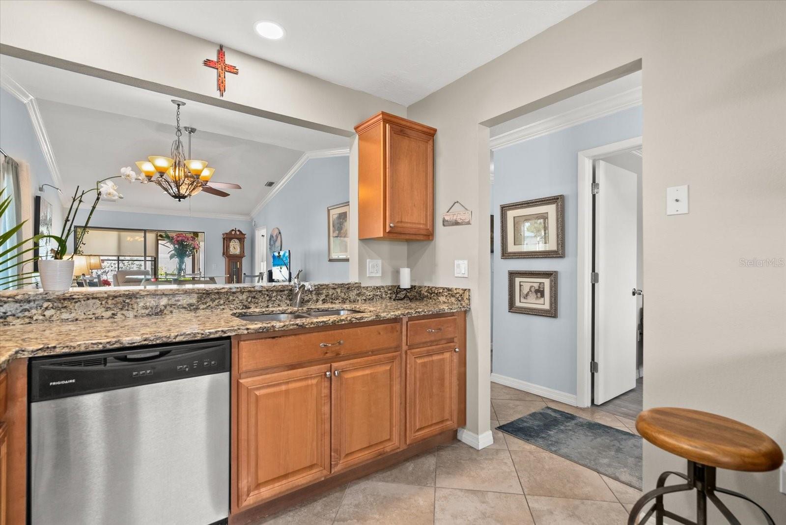 2723 60TH AVENUE DR W #2723, BRADENTON, FL, 34207