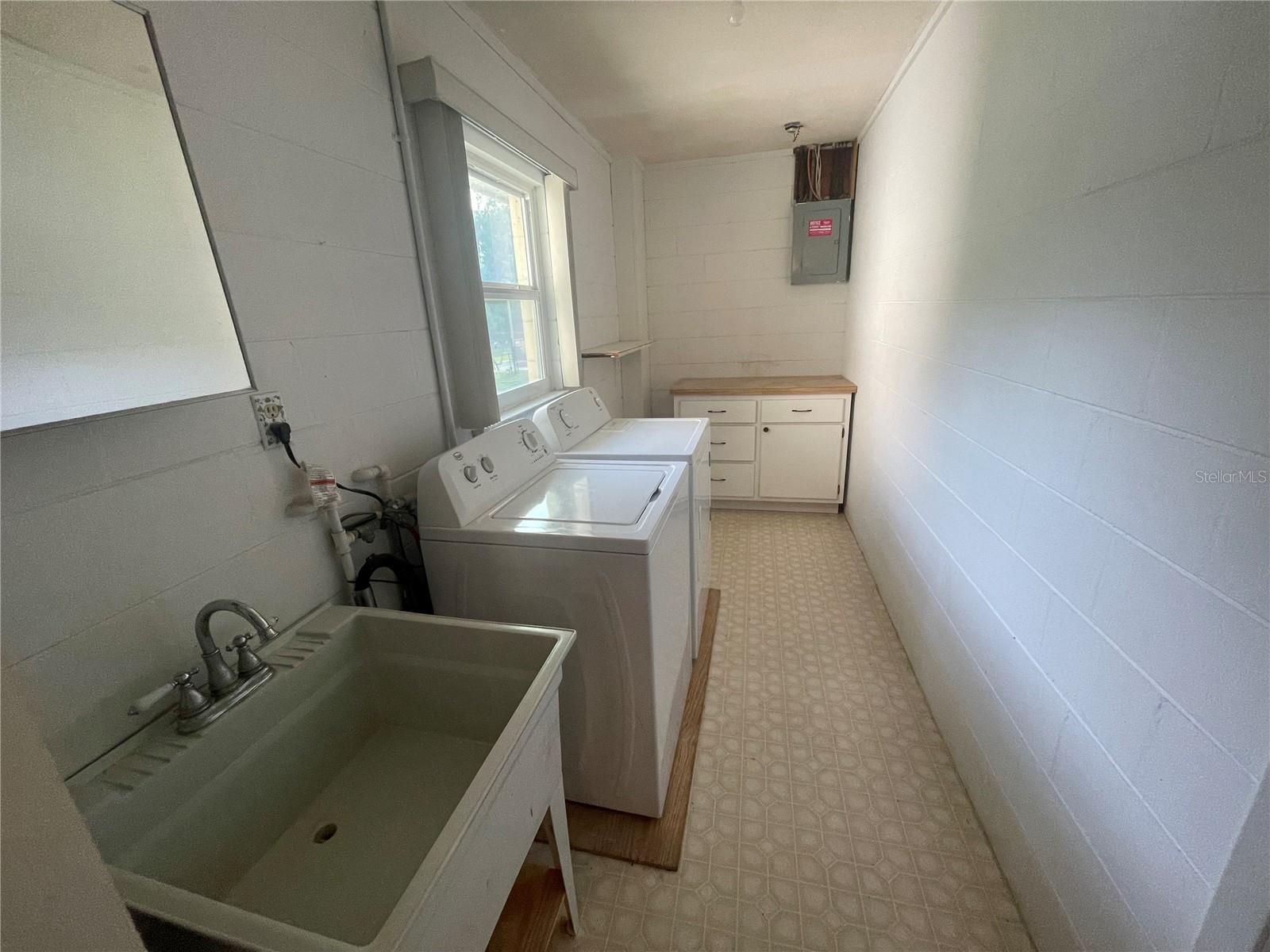 23 LONESOME PINE TRL, YALAHA, FL, 34797