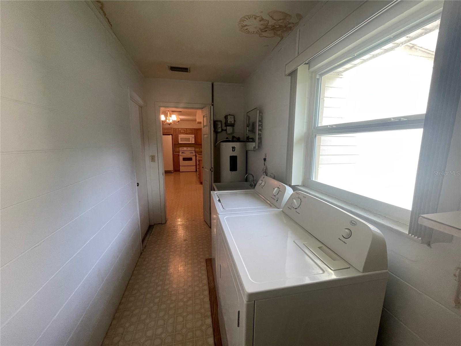 23 LONESOME PINE TRL, YALAHA, FL, 34797