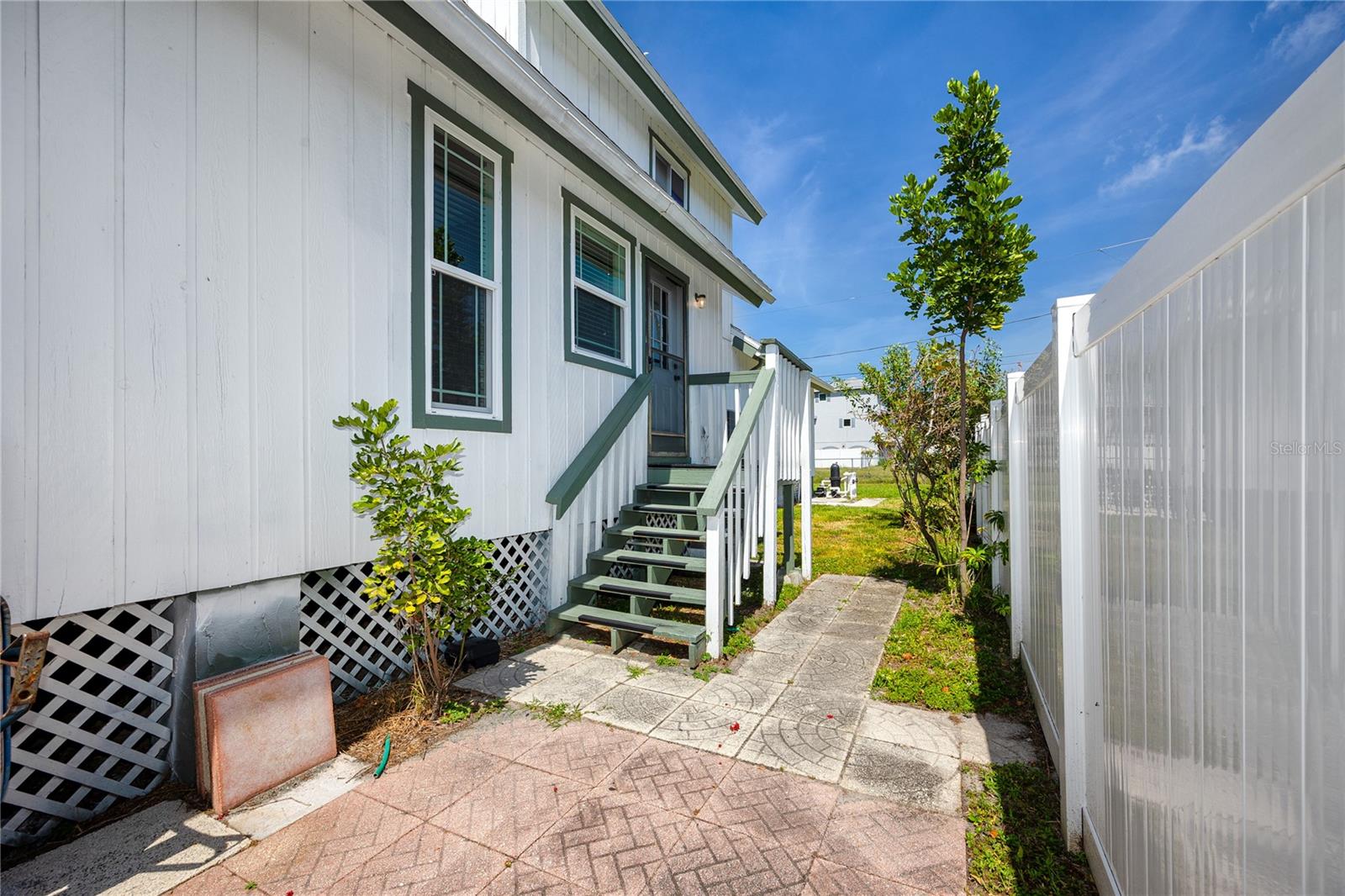 8759 ORIENT WAY NE, ST PETERSBURG, FL, 33702
