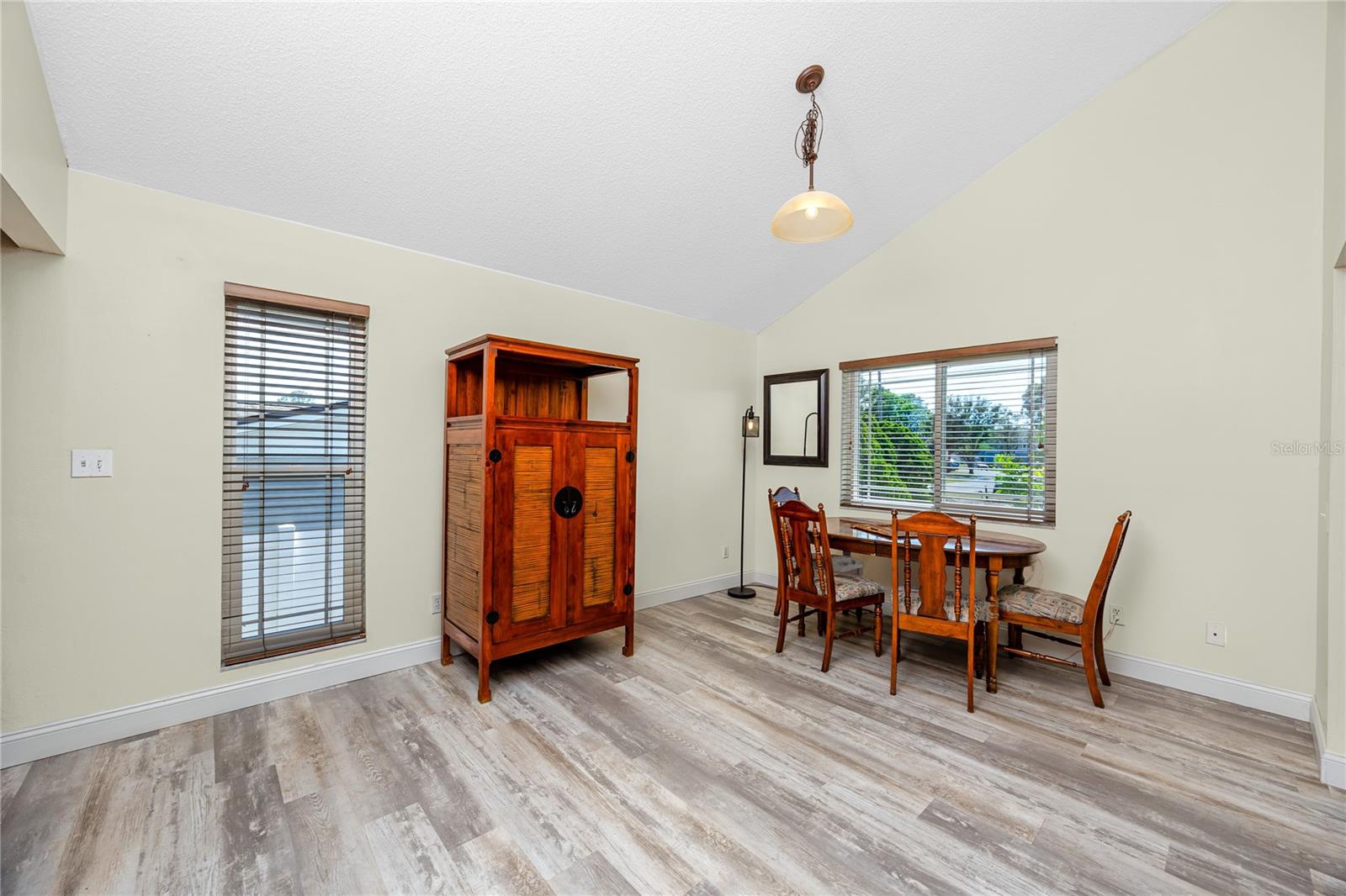 8759 ORIENT WAY NE, ST PETERSBURG, FL, 33702