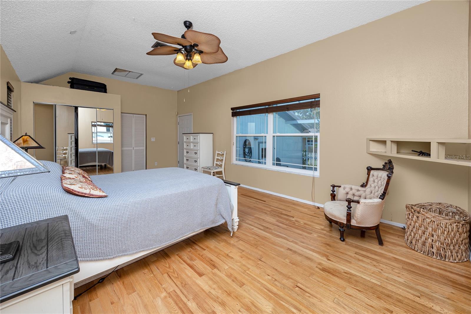 8759 ORIENT WAY NE, ST PETERSBURG, FL, 33702
