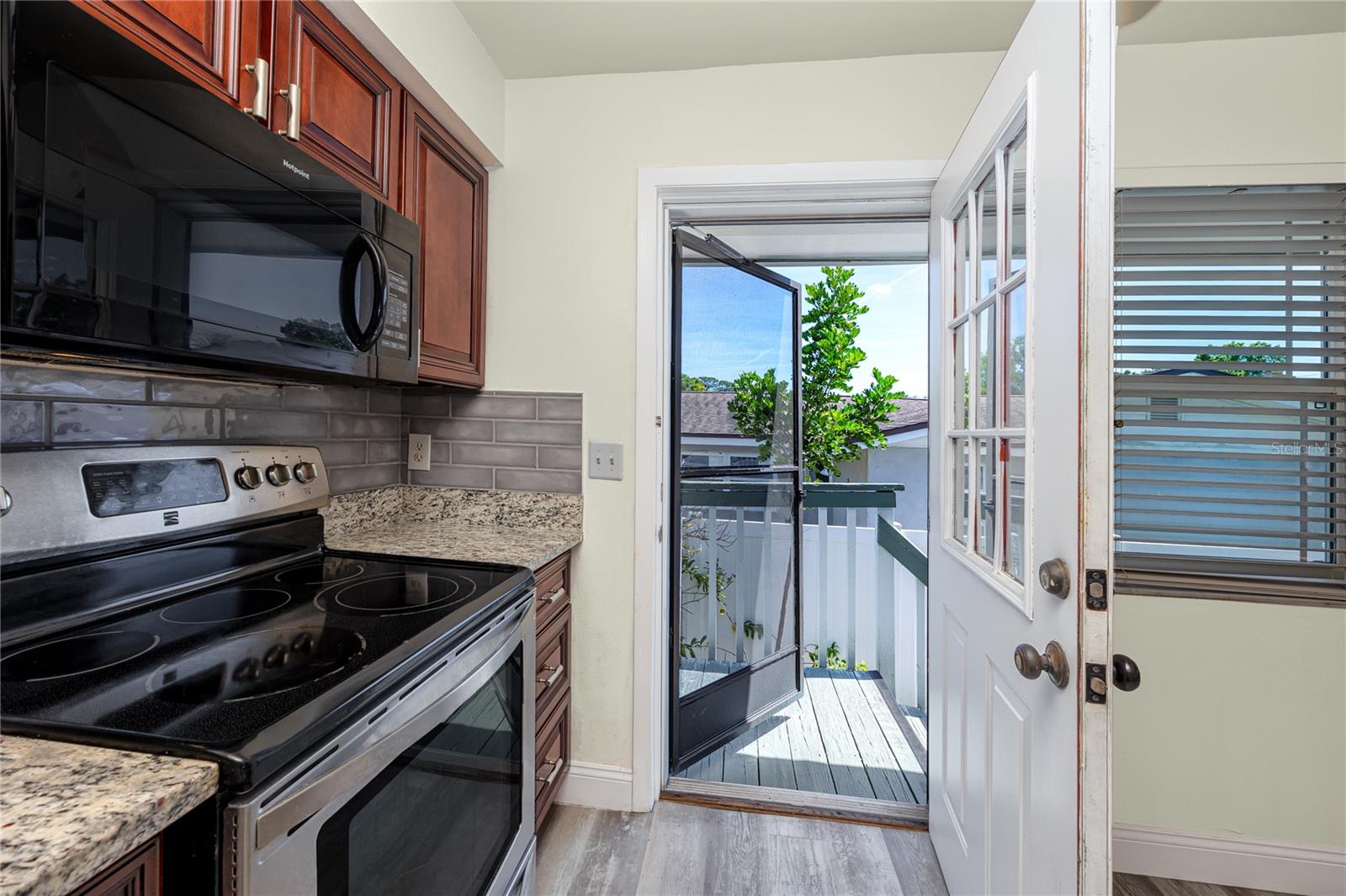 8759 ORIENT WAY NE, ST PETERSBURG, FL, 33702