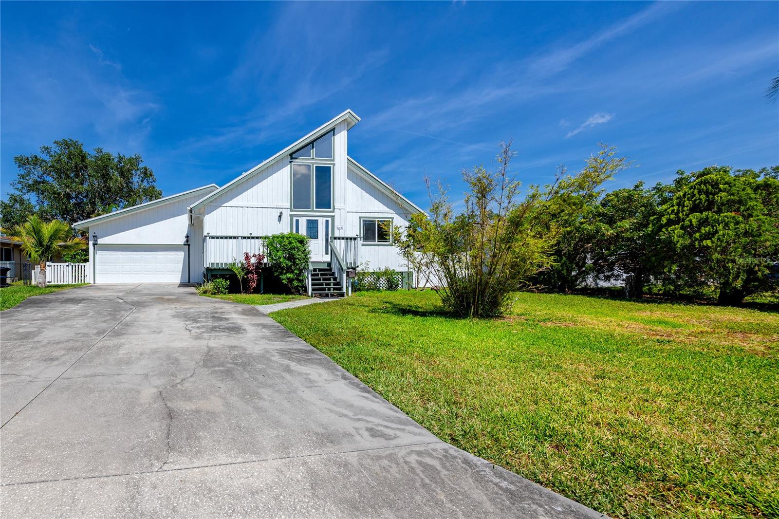 8759 ORIENT WAY NE, ST PETERSBURG, FL, 33702