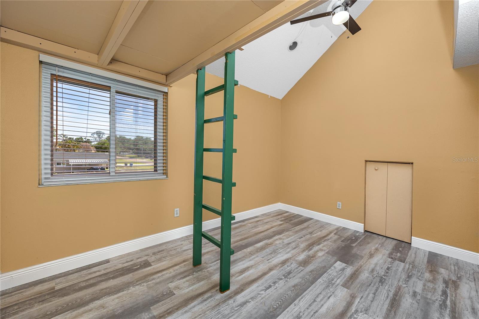 8759 ORIENT WAY NE, ST PETERSBURG, FL, 33702