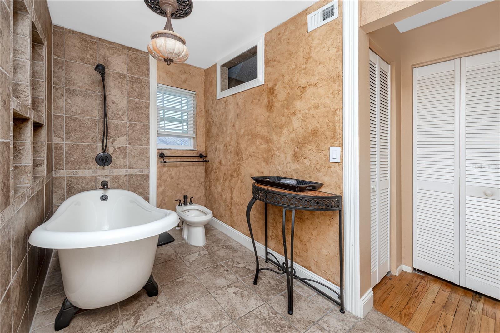 8759 ORIENT WAY NE, ST PETERSBURG, FL, 33702