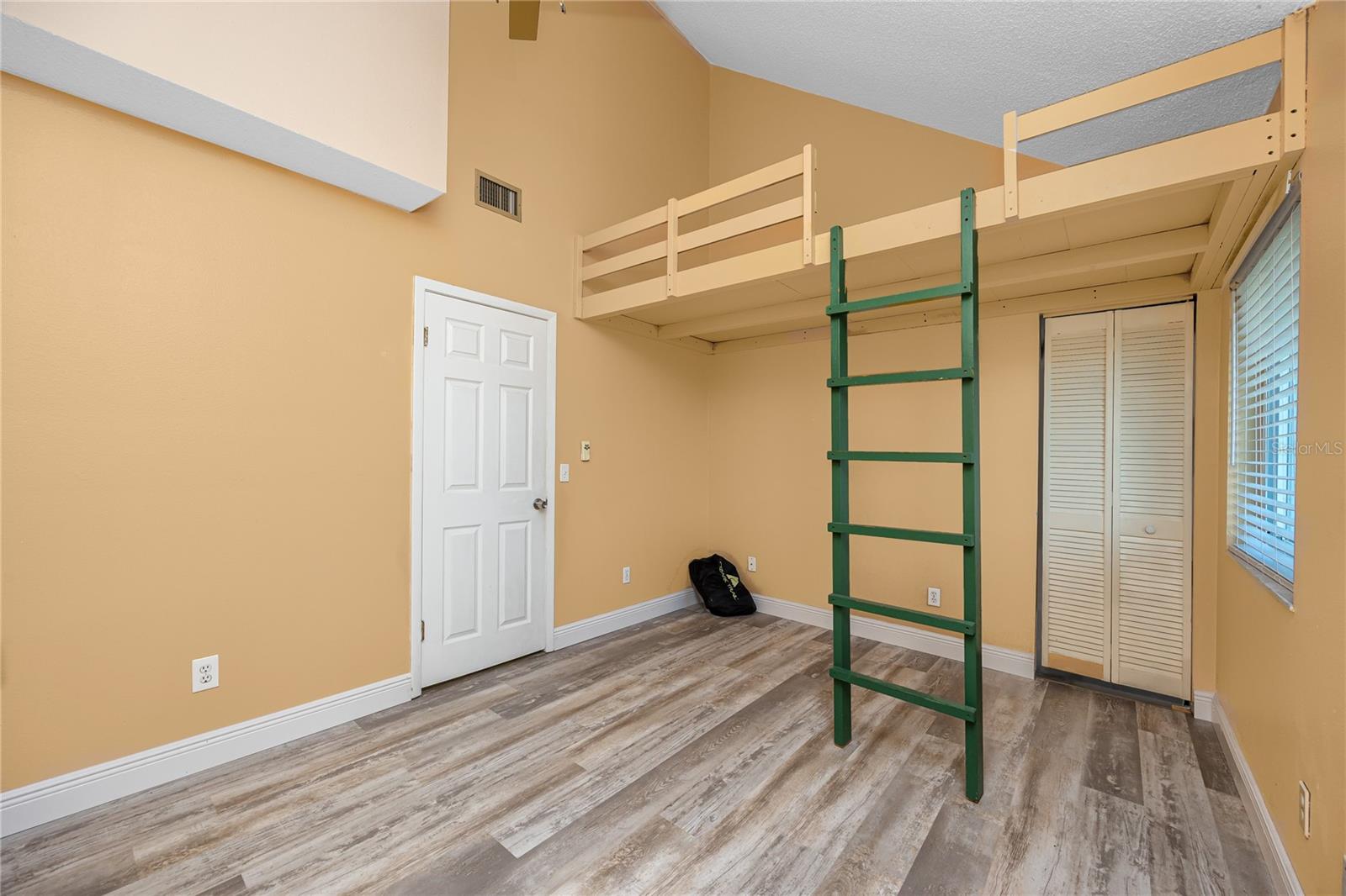 8759 ORIENT WAY NE, ST PETERSBURG, FL, 33702
