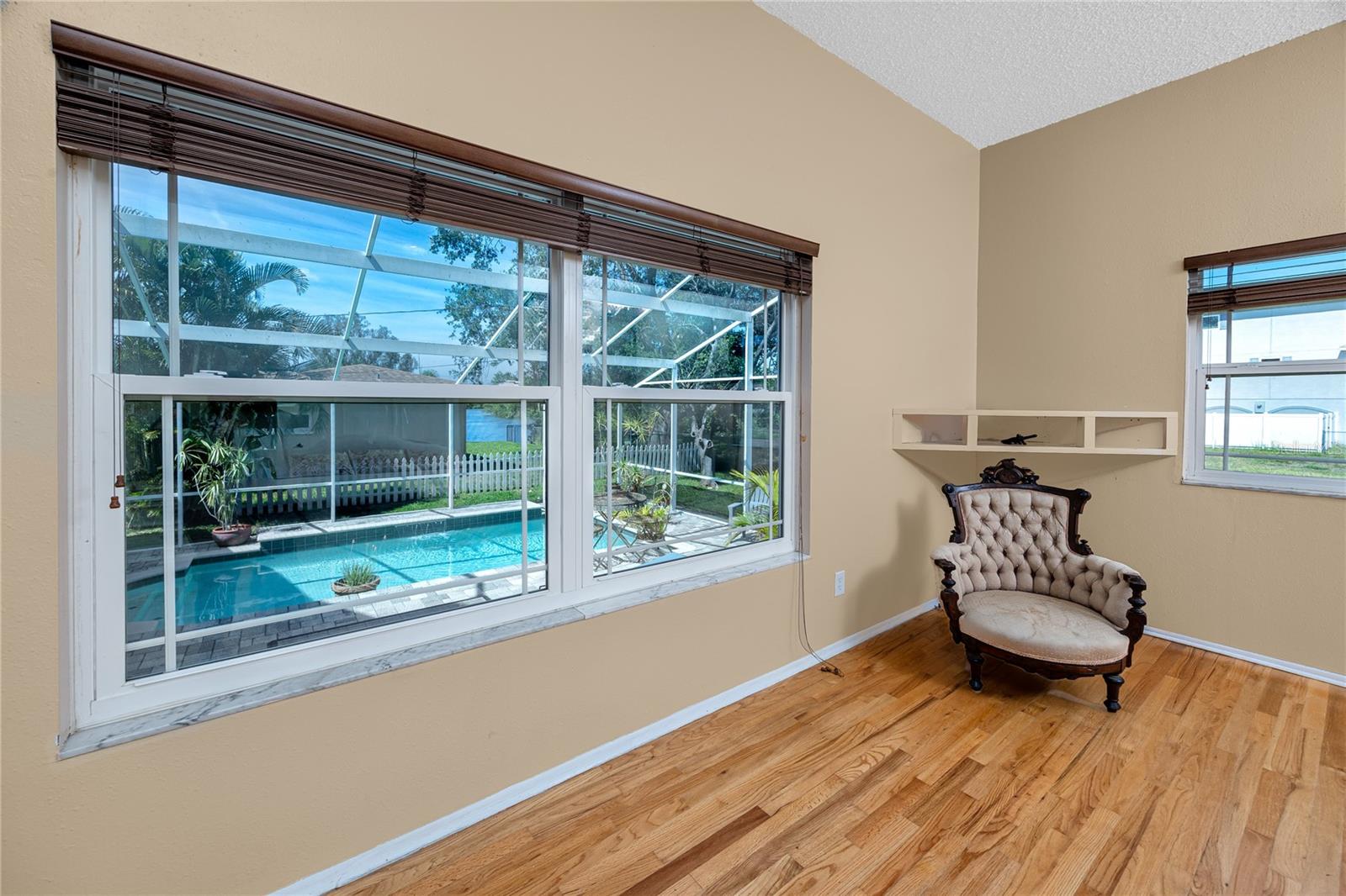 8759 ORIENT WAY NE, ST PETERSBURG, FL, 33702