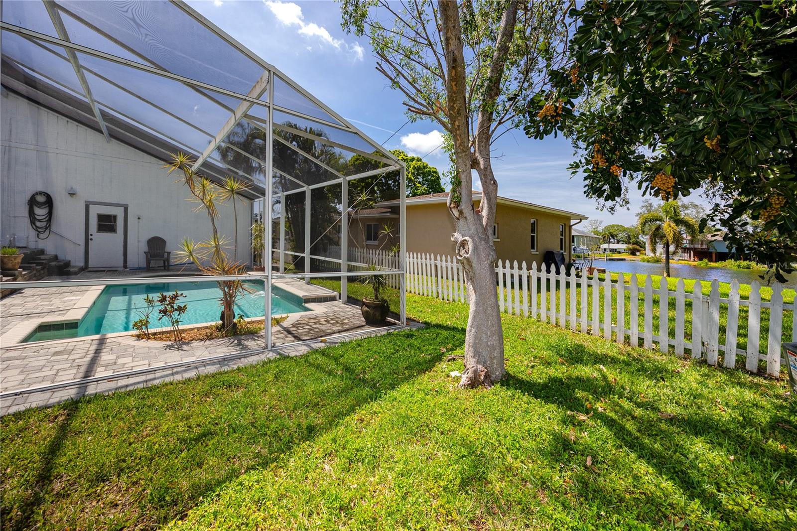 8759 ORIENT WAY NE, ST PETERSBURG, FL, 33702