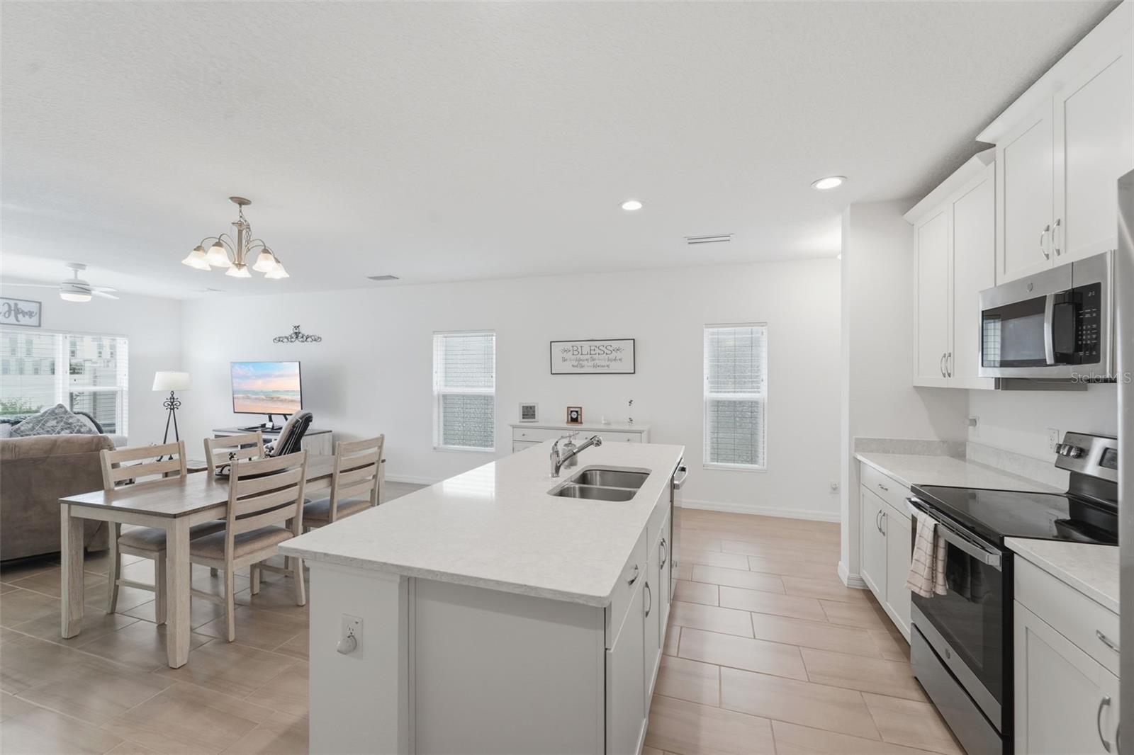 1255 WISPY CYPRESS DR, KISSIMMEE, FL, 34746
