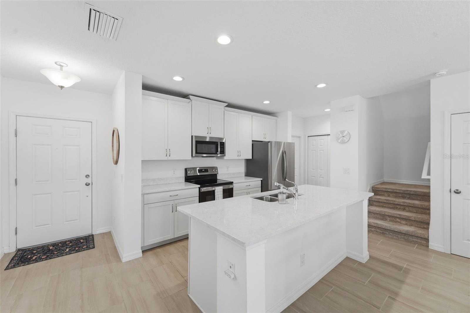 1255 WISPY CYPRESS DR, KISSIMMEE, FL, 34746