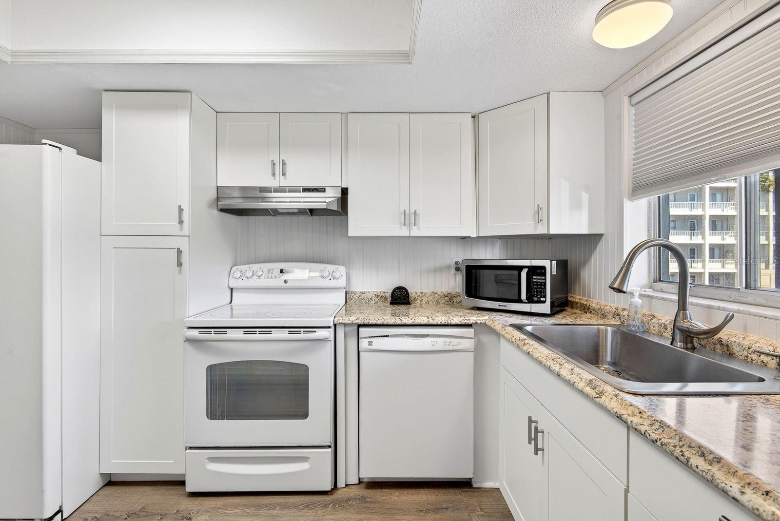 3344 LAKE BAYSHORE DR #P205, BRADENTON, FL, 34205