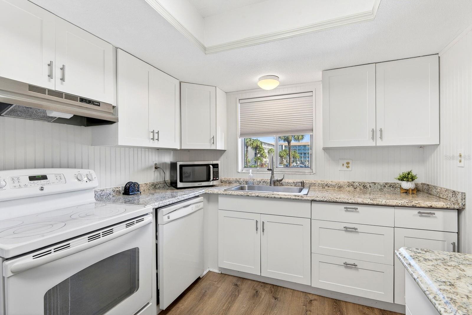 3344 LAKE BAYSHORE DR #P205, BRADENTON, FL, 34205