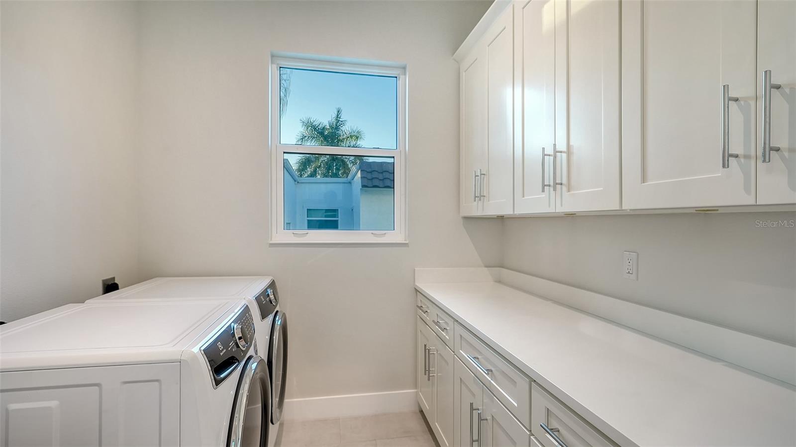 1537 SIESTA DR, SARASOTA, FL, 34239
