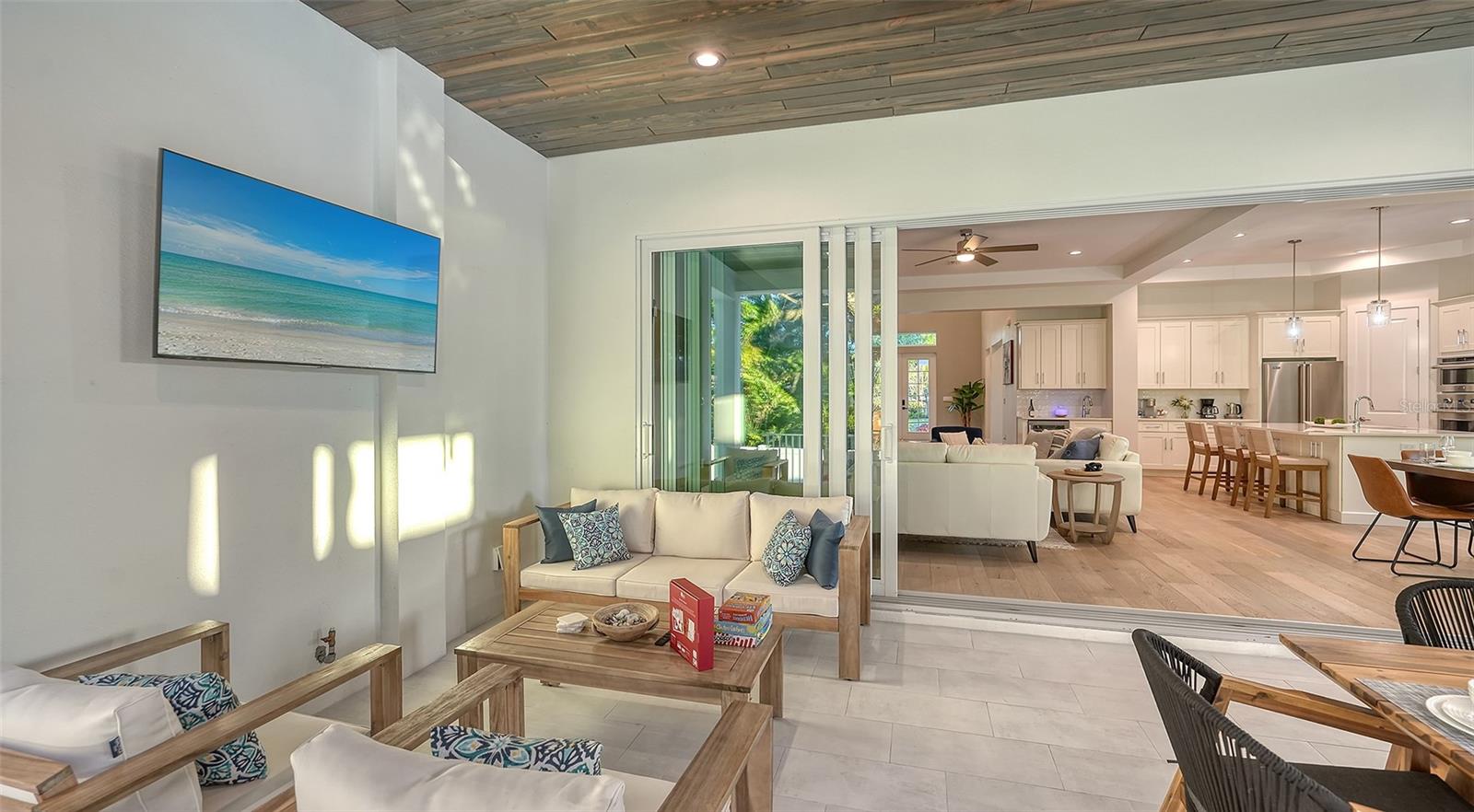 1537 SIESTA DR, SARASOTA, FL, 34239