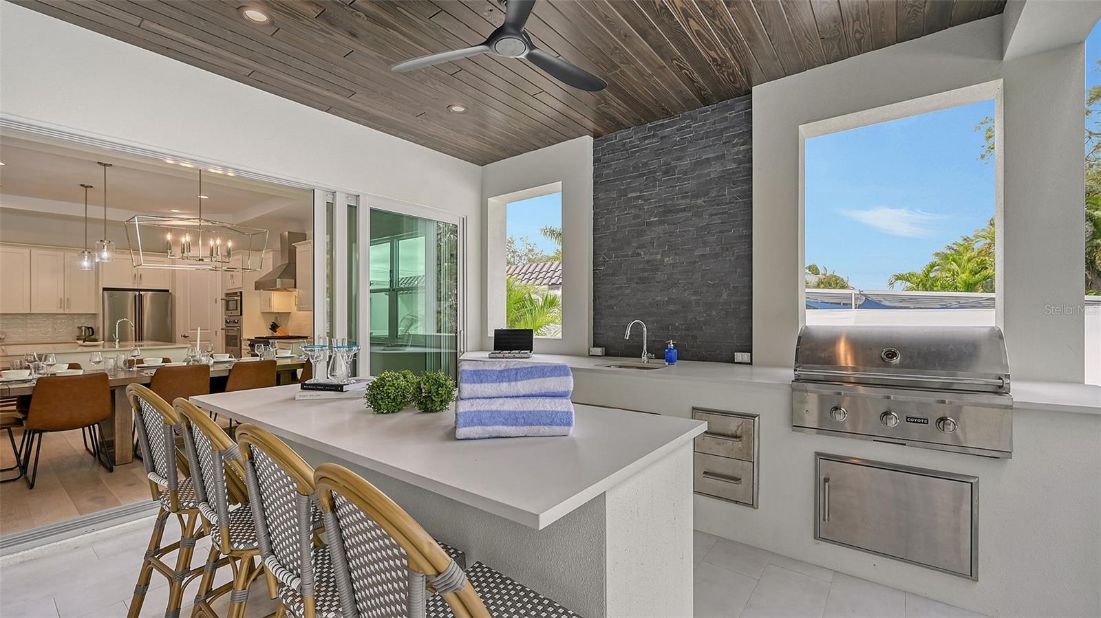 1537 SIESTA DR, SARASOTA, FL, 34239